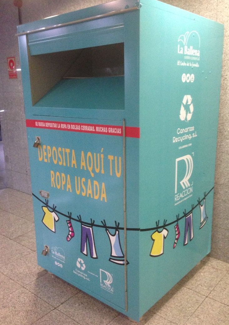 Canarias Recycling instala contenedores de ropa y calzado en el CC Ballena de Las Palmas | Recycling S.L.